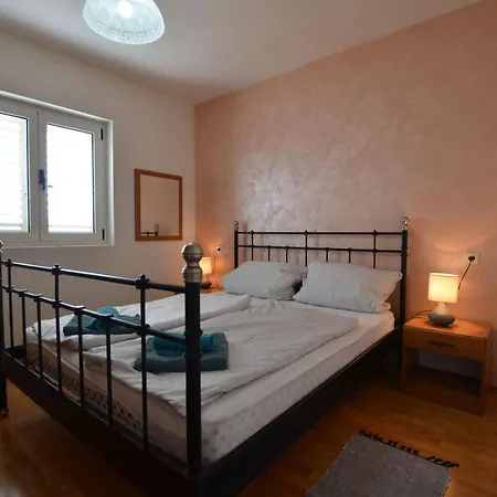 Spacious With Loggia Διαμέρισμα *